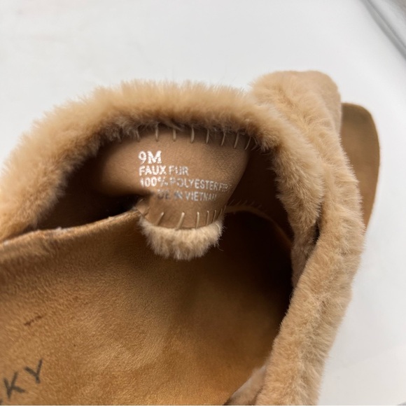 Lisa Vicky Tan Faux Fur Slide Sandals - Picture 4 of 5